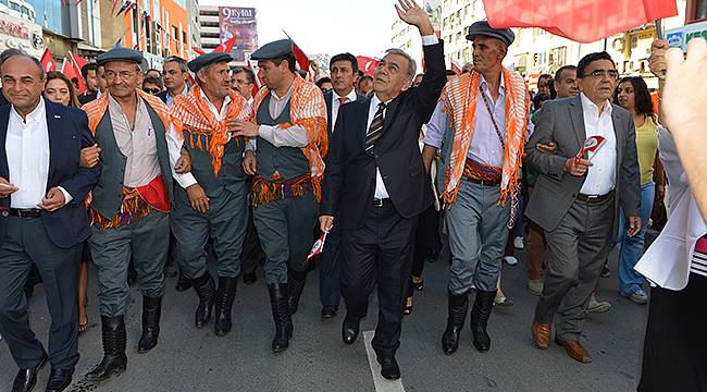 İzmirli 9 Eylül'de Zafere Yürüyecek
