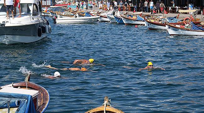 Karaburun&#039;dan Foça&#039;ya Yüzdüler