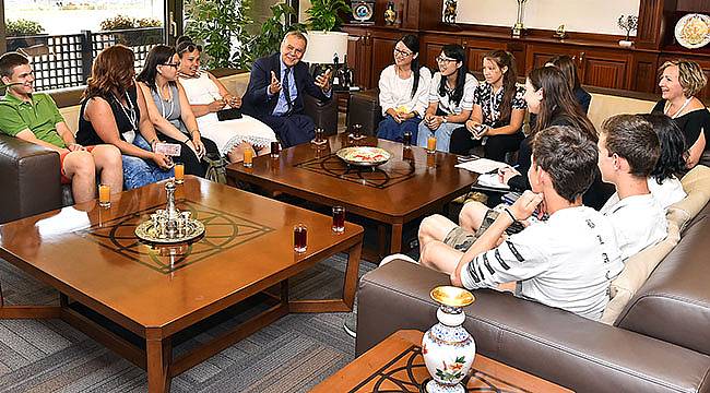 Kardeş Kentlerin Gençleri İzmir’de Buluştu