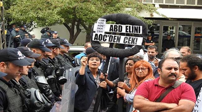 Mimarların AOÇ'un ABD'ye Satılması Protestosuna Polis Müdahale Etti