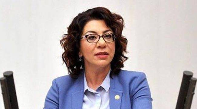Tur Yıldız Biçer İhsan Şenocak'a Cımbız ve Pantolon Gönderdi