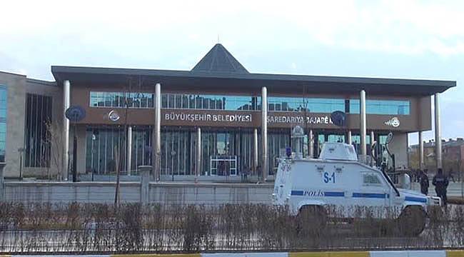 Van Büyükşehir Belediye Binasına EYP'li Saldırı