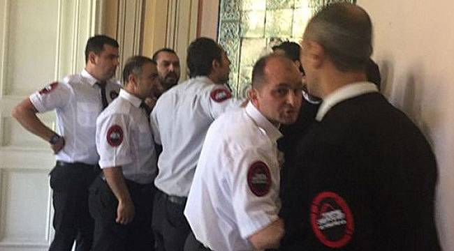 Abdülmecid Efendi Köşkü'ndeki Ömer Koç Koleksiyonuna Saldırı!