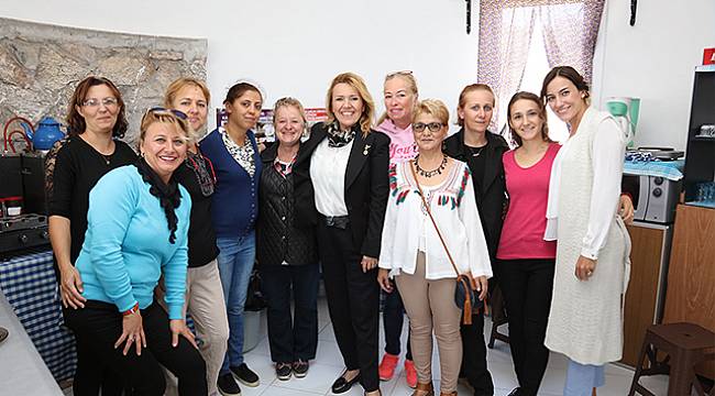 Başkan Uyar'a Kadınlardan Alkış Ve Teşekkür