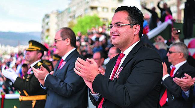 Bornova’da 29 Ekim Cumhuriyet Bayramı’na Coşkulu Kutlama