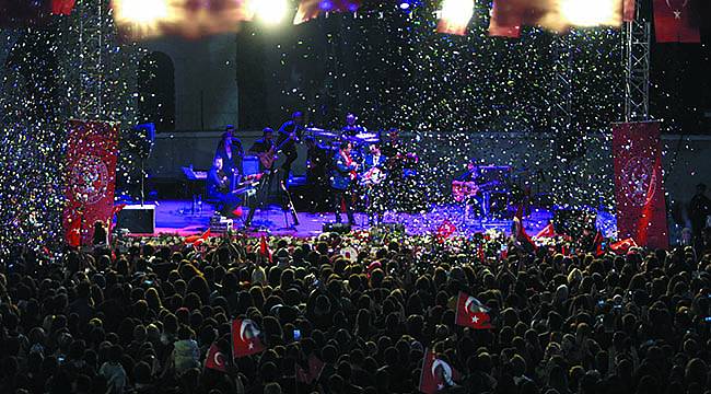Bornova’da Cumhuriyet Coşkusu
