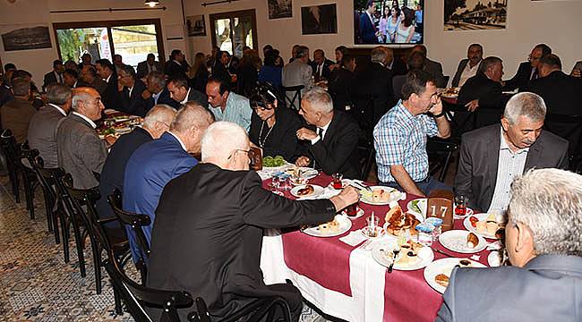 Bornovalı Muhtarlar Çınarevi’nde Buluştu