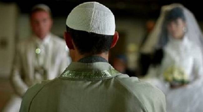 'Cadı Kazanı Fokur Fokur Kaynıyor; Bugün Müftü Nikâhı, Yarın Kadı Sopası...'
