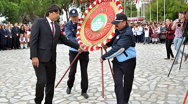 Cumhuriyet Bayramı Programı Çelenk Sunma Töreniyle Başladı