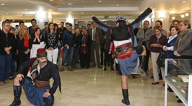 Cumhuriyet ve Türk Kadını Bu Sergide