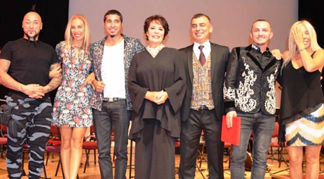 EgeArt'ta Ünlü Geçidi