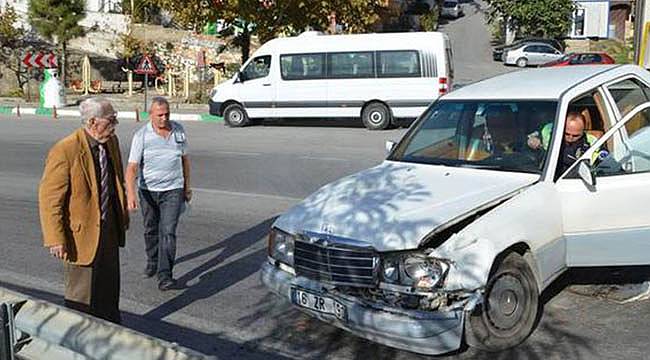 Eşref Kolçak'ın Yaptığı Kaza, Trafikte '92 Yaş' Tartışması Başlattı