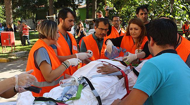 Göğüs Hastanesi’nde Hasta Tahliye Kitiyle Tatbikat