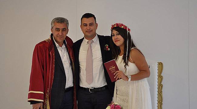 Güzelbahçe’de 1 Liraya Nikah