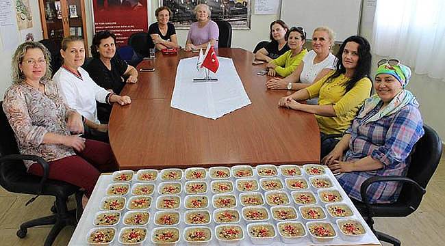 İzmir Bosna Sancak Derneği'nden Aşure Hayrı