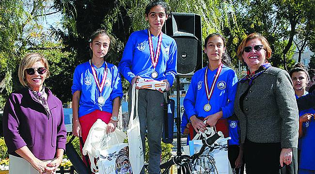 İzmir'in Annesi İçin Koştular