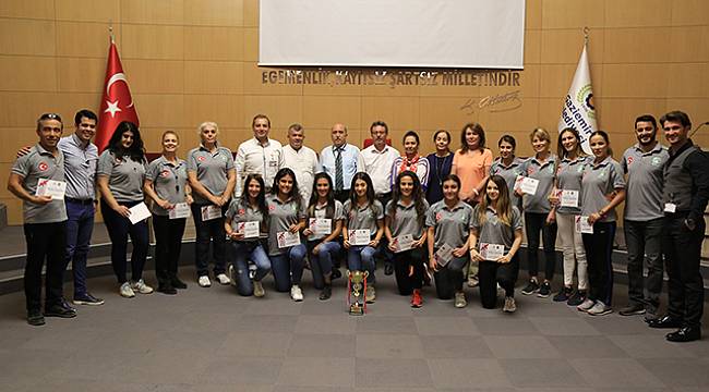 Kadın Atletlerden Büyük Başarı