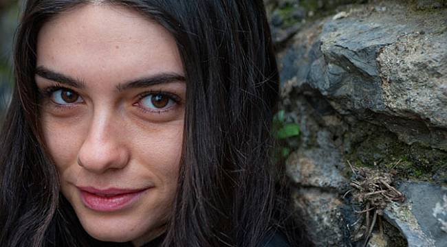 Oyuncu Hazar Ergüçlü’ye 'Twitter Üzerinden' Örgüt Propagandası’ndan Soruşturma