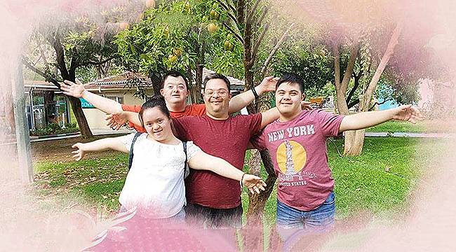 Piyano Tuşları, Down Sendromlu Çocuklar ve Aileleri için Şifa Dağıtacak