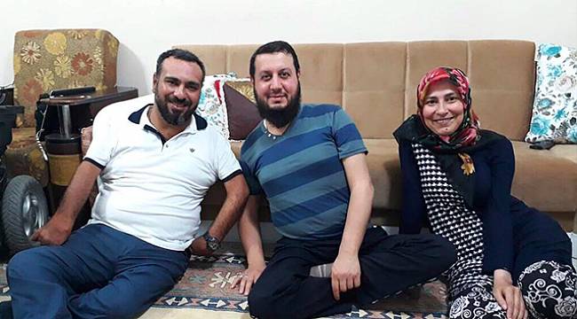 AK Parti'den Engelliye Whatsapp'la 7/24 Hizmet