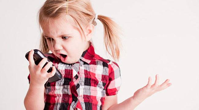 Akıllı Telefonlar Çocuk Bakıcısına Dönüşmesin!