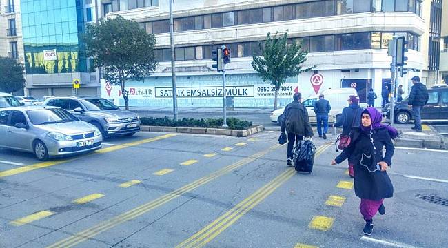 Basmane Meydanı'nda Sinyalizasyon Çilesi