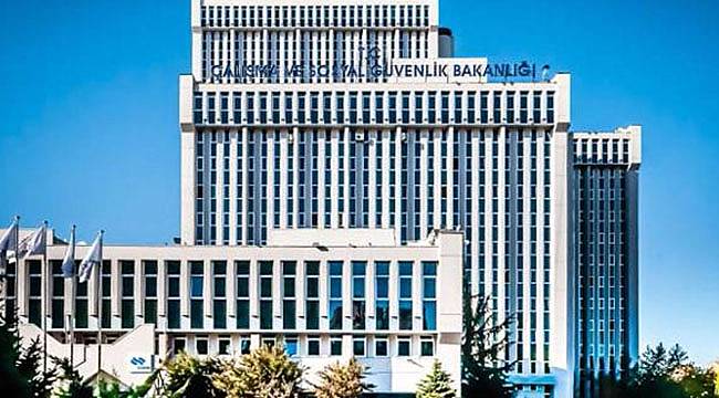 Çalışma Bakanlığı İki Bürokratı Görevden Aldı