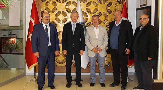 Foça Kaymakamı Ali Çetin Menemen Ticaret Odasını Ziyaret Etti