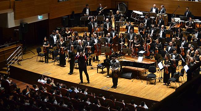 İTÜ Geliştirme Vakfı İzmir Okulları Öğrencileri Konserde