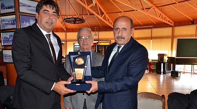 İzmir Kent Konseyleri Birliği Foça'da Toplandı