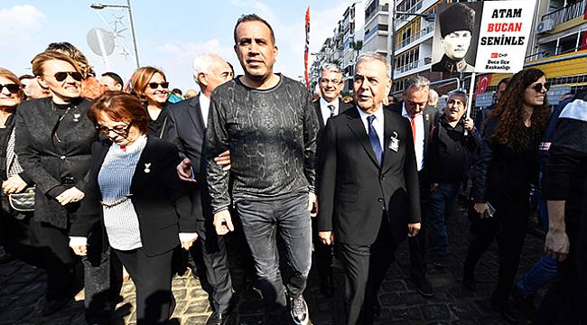 İzmirliler 10. Ata'ya Saygı Yürüyüşü'nde Buluştu