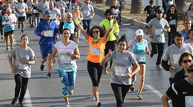 Karşıyaka, Ata’dan Ana’ya Koşuyor