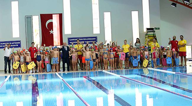 Karşıyaka’nın İlk Kapalı Havuzu Açılıyor