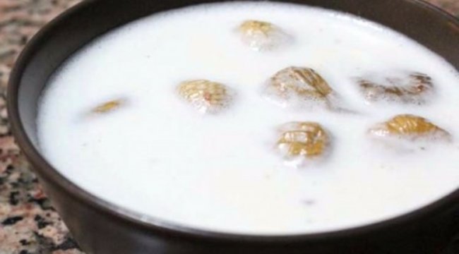 Kaynayan sütün içine kuru incir atıp içerseniz...