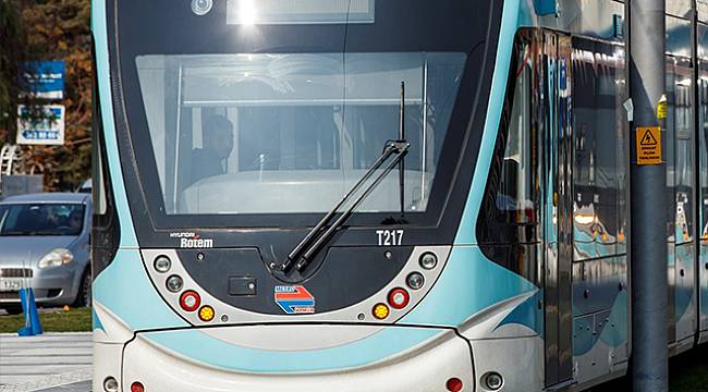 Konak Tramvayı'nda Son Etaplar Geçiliyor