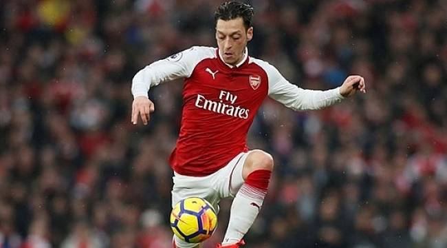 Mesut Özil Barcelona'da!