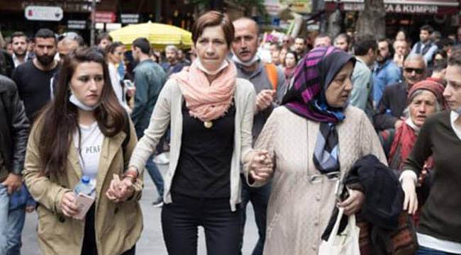 Nuriye Gülmen: Bedenlerimiz İnceldikçe, Bilincimiz ve Zihnimiz Keskinleşti