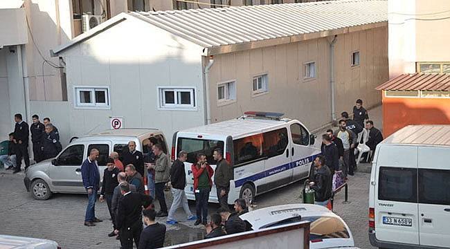 Tarsus'ta Lise Önünde Kavga: 1 Ölü, 2 Yaralı