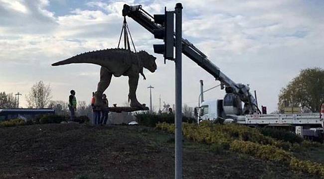 Yeni Başkan Gökçek’in Dinozorları Depoya Kaldırıldı