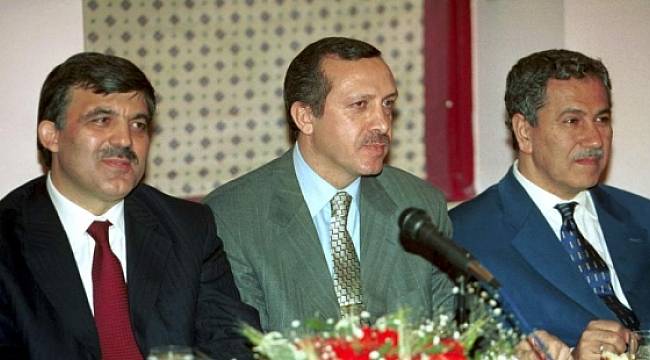 AK Parti 16 Yıllık Hikâyesini Anlattı; Gül, Davutoğlu ve Arınç Kaç Kareye Girdi?