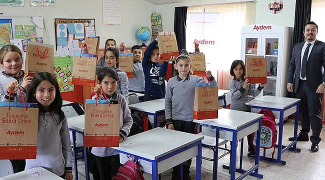 Aydem Müşterilerinden İlkokula Sınıf Kitaplığı