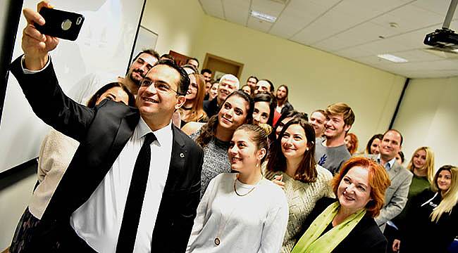 Başkanı Atila Bornova’nın Faaliyetlerine Yüksek Katılımın Sırrını Öğrencilere Anlattı