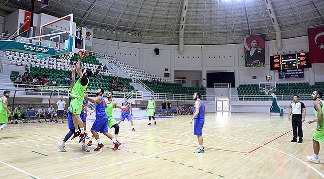 Bornova Belediyesi Basketbol Takımı Başarıya Doymuyor
