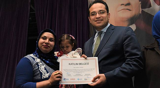 Bornova’da Kadınlar Önce Öğreniyor Sonra Üretiyor