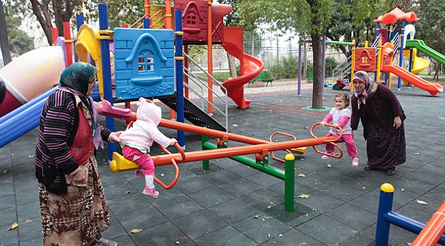 Bornova’da Parklar Daha Güvenli