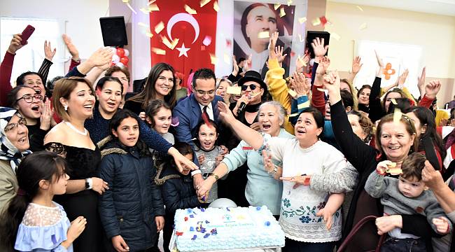 Bornovalı Kadınlar yeni yılı kutladı