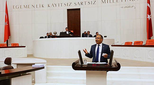 CHP'li Purçu'dan Bütçe Protestosu