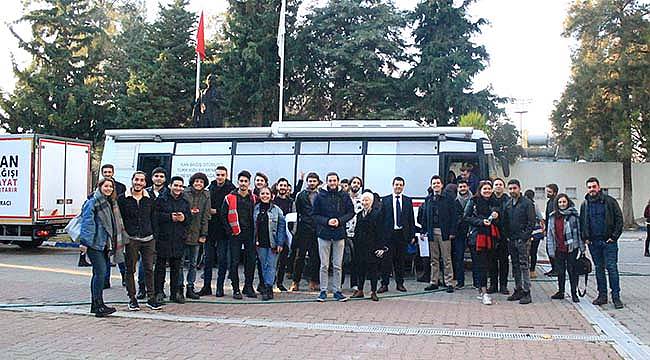 DEÜ İİBF Milli Dansçı Kaan İçin Bağış Yaptı