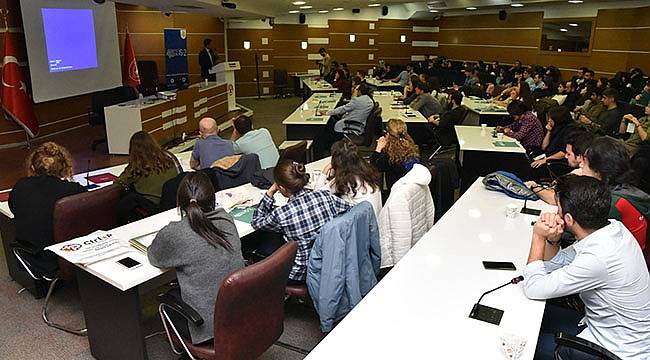 Gençler İşsizliğe Bakışlarını Bornova’da Anlattı