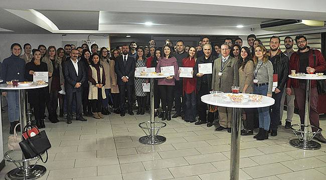 İzmir Barosu Akademi Gibi Çalışıyor